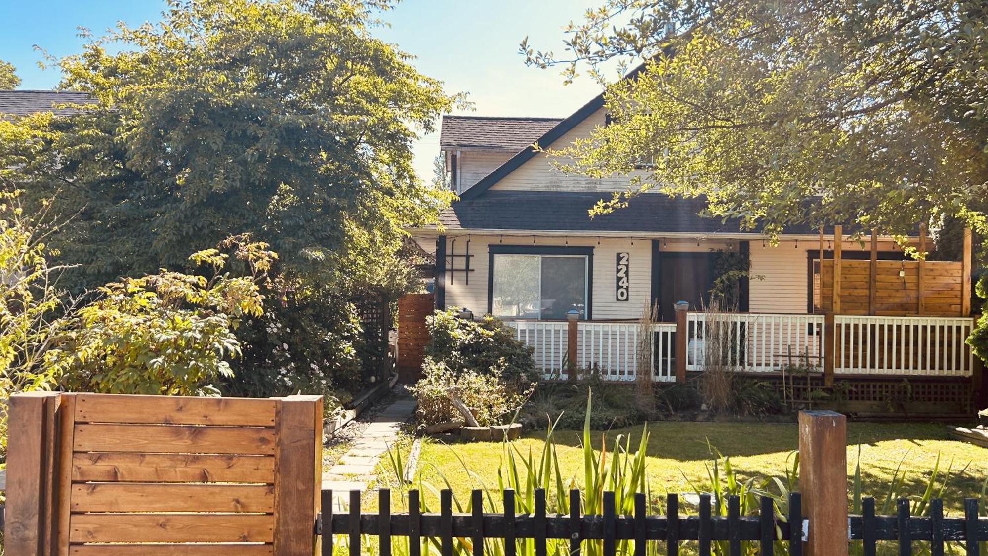 Airport-Yvr Guesthouse Ричмънд Екстериор снимка