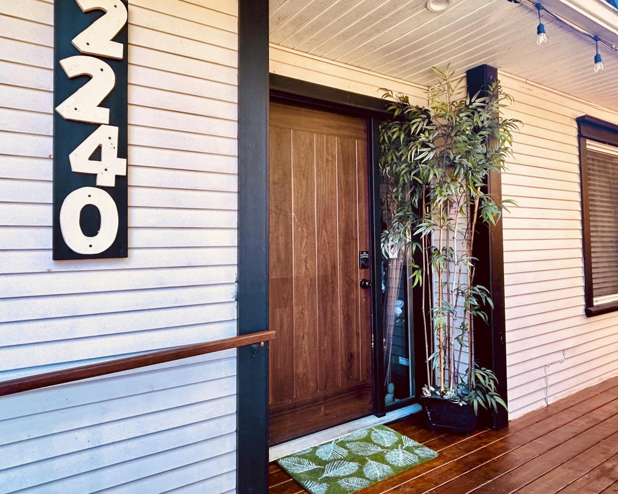 Airport-Yvr Guesthouse Ричмънд Екстериор снимка